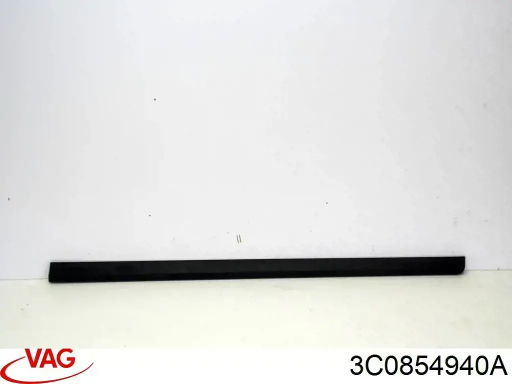 Nakładka na drzwi przednie prawe VAG 3C0854940A cena, od 25,03 USD