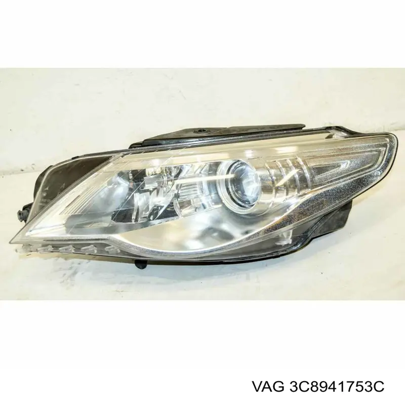 Do koszyka 3C8941753C VAG Reflektor lewy