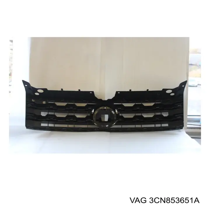 Atrapa chłodnicy VAG 3CN853651A cena, od 148,62 USD