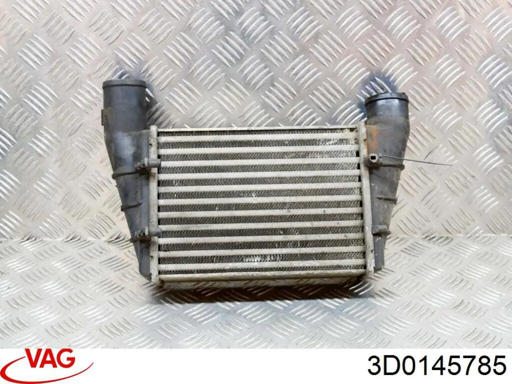 Do koszyka 3D0145785 VAG Chłodnica intercoolera
