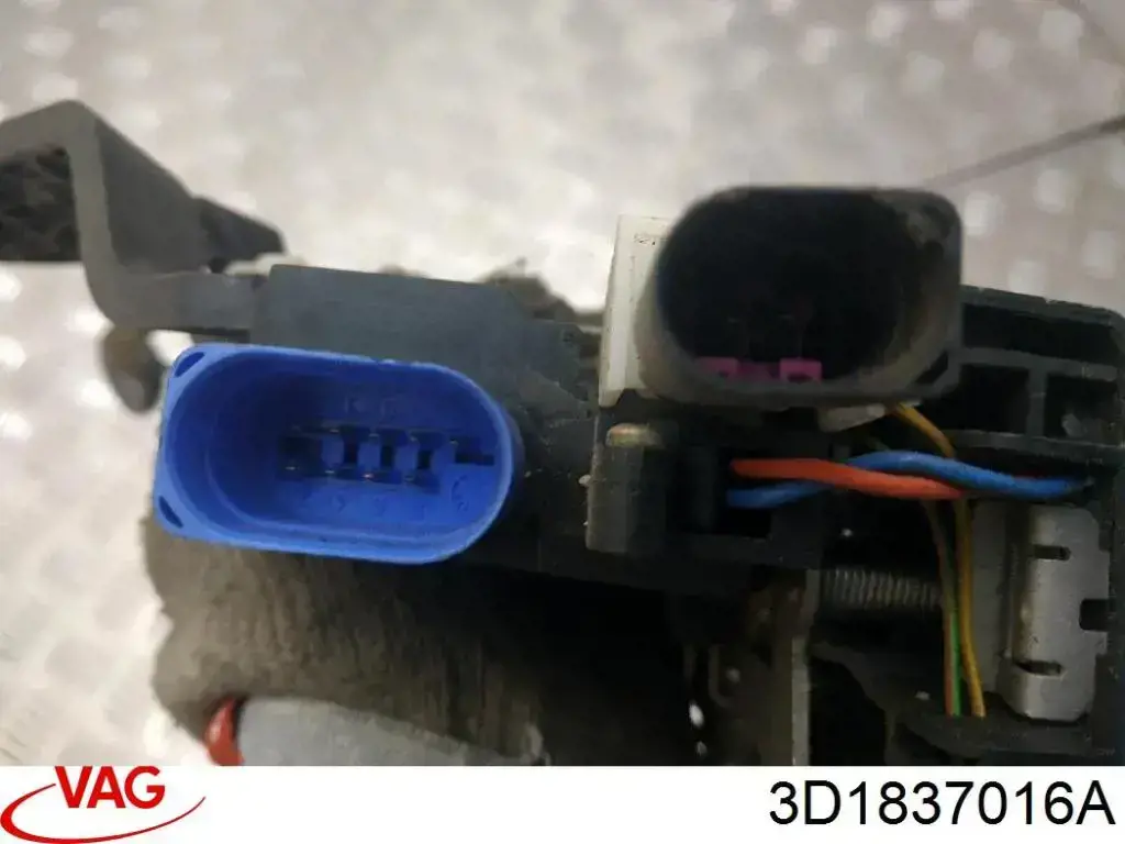 3D1837016A VAG Zamek drzwi przednich prawych
