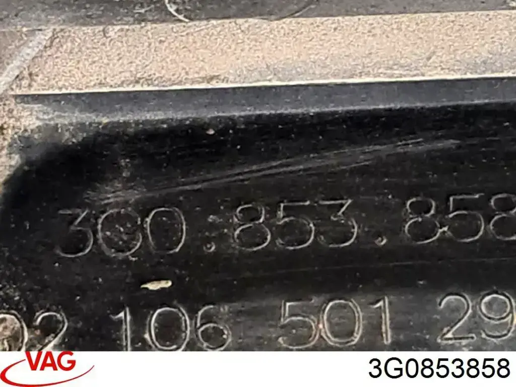 Nakładka (listwa ochronna) na próg zewnętrzna prawa VAG 3G0853858 cena, od 70,78 USD