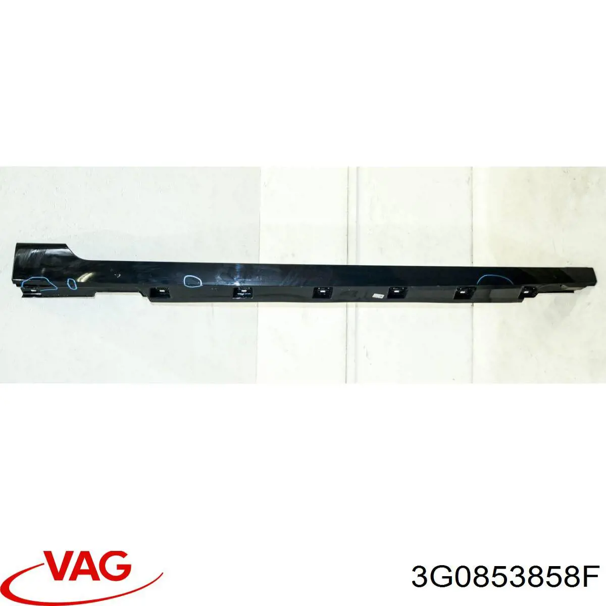 Nakładka (listwa ochronna) na próg zewnętrzna prawa VAG 3G0853858F cena, od 246,87 USD