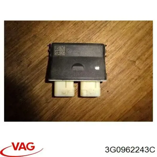 3G0962243C VAG Sterownik klapy bagażnika (3/5 drzwi tylnych)
