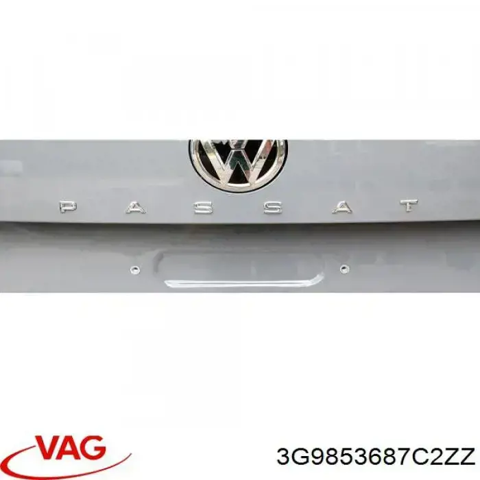 Emblemat na klapę bagaznika (znaczek firmowy) VAG 3G9853687C2ZZ cena, od 96,11 USD