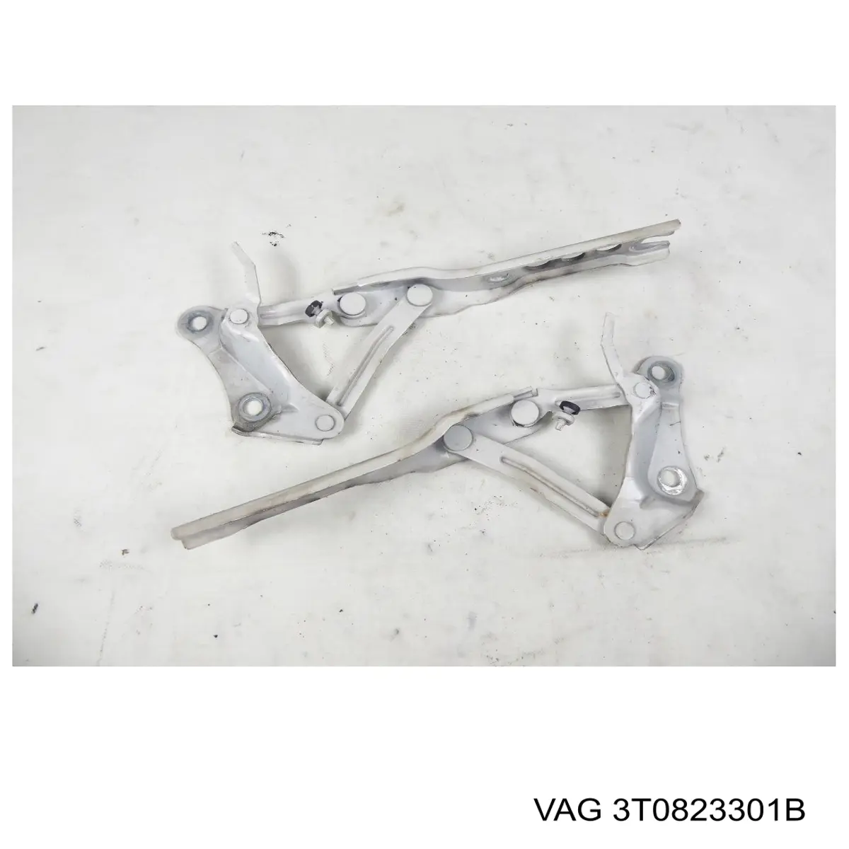 3T0823301B VAG Zawias maski lewy