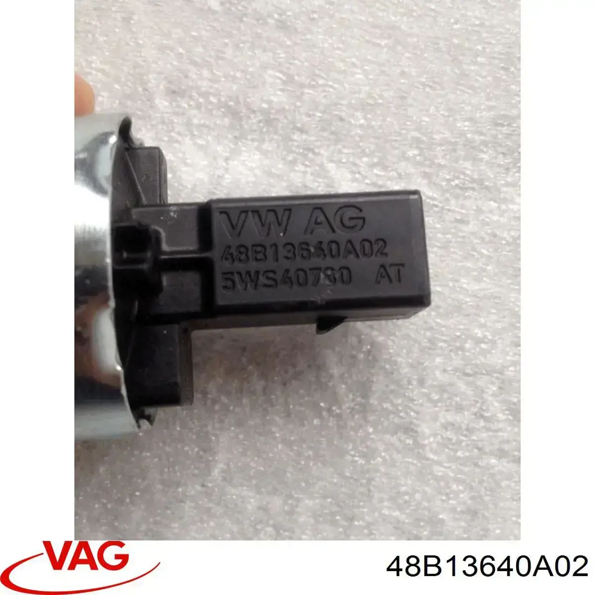 Do koszyka 48B13640A02 VAG Regulator ciśnienia paliwa w listwie paliwowej