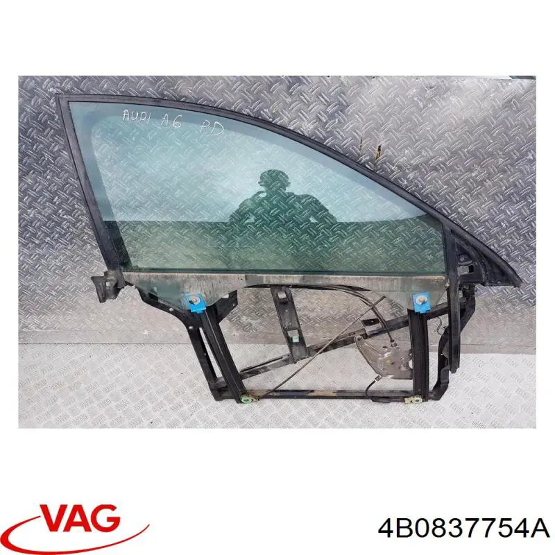 4B0837754A VAG Rama drzwi przednich prawych