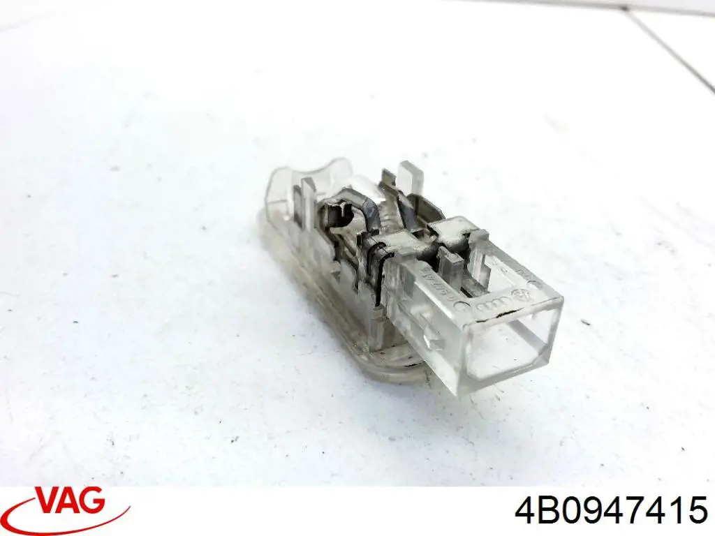 Lampka oświetlenia bagażnika VAG 4B0947415 cena, od 40,86 USD