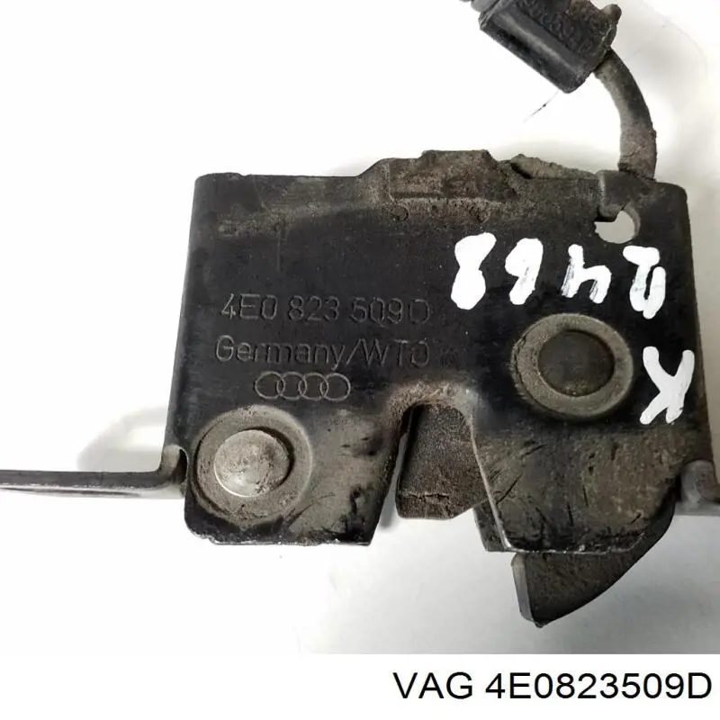 Do koszyka 4E0823509D VAG Zamek maski