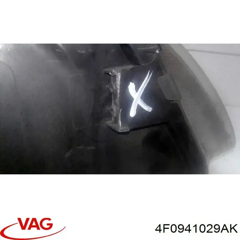 Reflektor lewy 4F0941029AK VAG