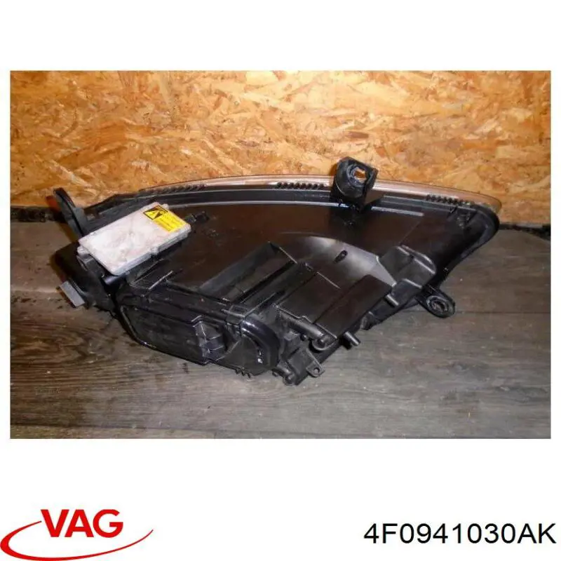 Reflektor prawy VAG 4F0941030AK cena, od 320,08 USD