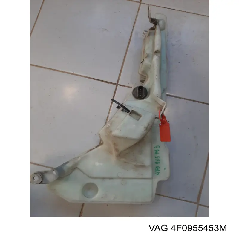 Do koszyka 4F0955453M VAG Zbiorniczek spryskiwacza szyb