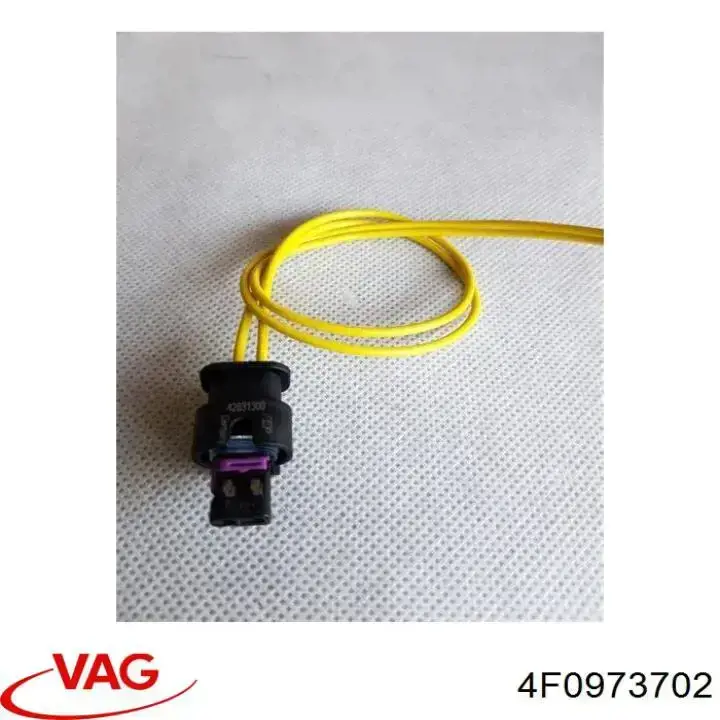 Do koszyka 4F0973702 VAG Złącze uniwersalne