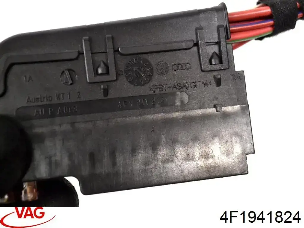 Do koszyka Skrzynka bezpieczników Audi A6 C7 4G2, 4GC