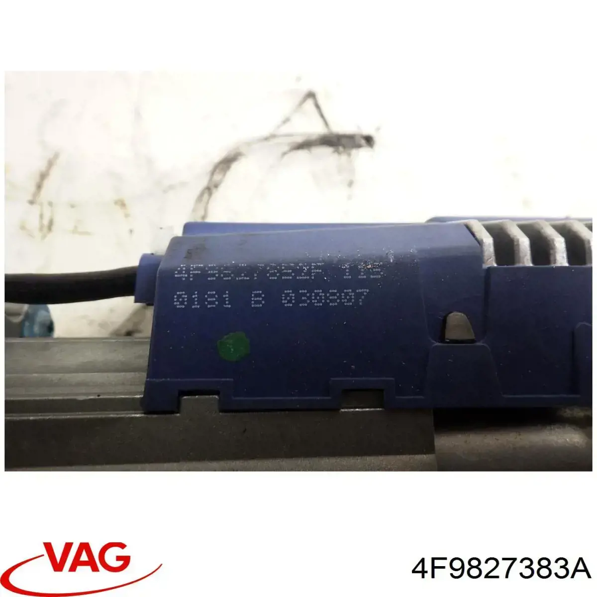 4F9827383A VAG Silniczek zamka klapy bagażnika (drzwi 3/5 tylnych)