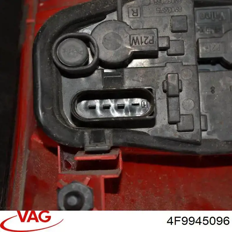 Lampa zespolona tylna prawa zewnętrzna VAG 4F9945096 cena, od 153,50 USD