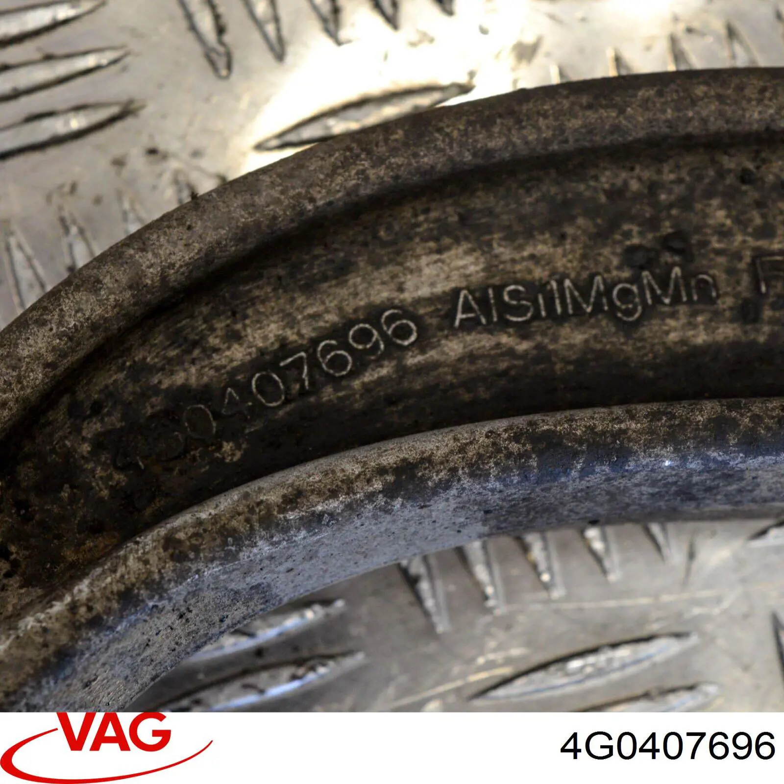Wahacz zawieszenia przedniego dolny prawy VAG 4G0407696 cena, od 104,51 USD