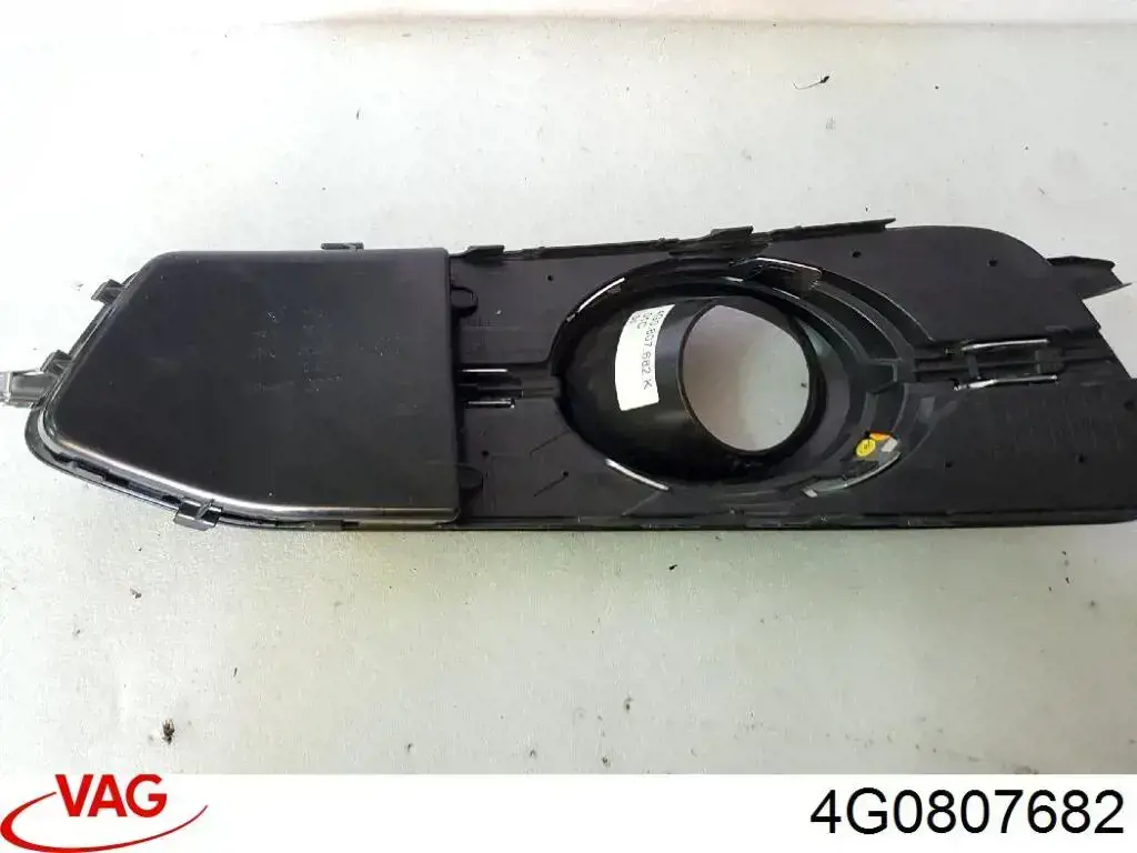 Kratka zderzaka przedniego prawa VAG 4G0807682 cena, od 13,42 USD