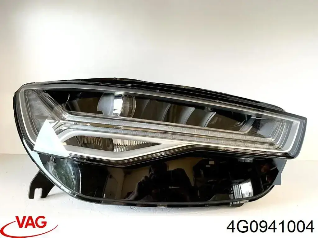 Do koszyka 4G0941004 VAG Reflektor prawy