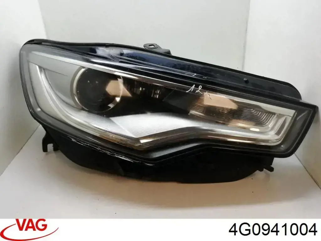 Reflektor prawy VAG 4G0941004