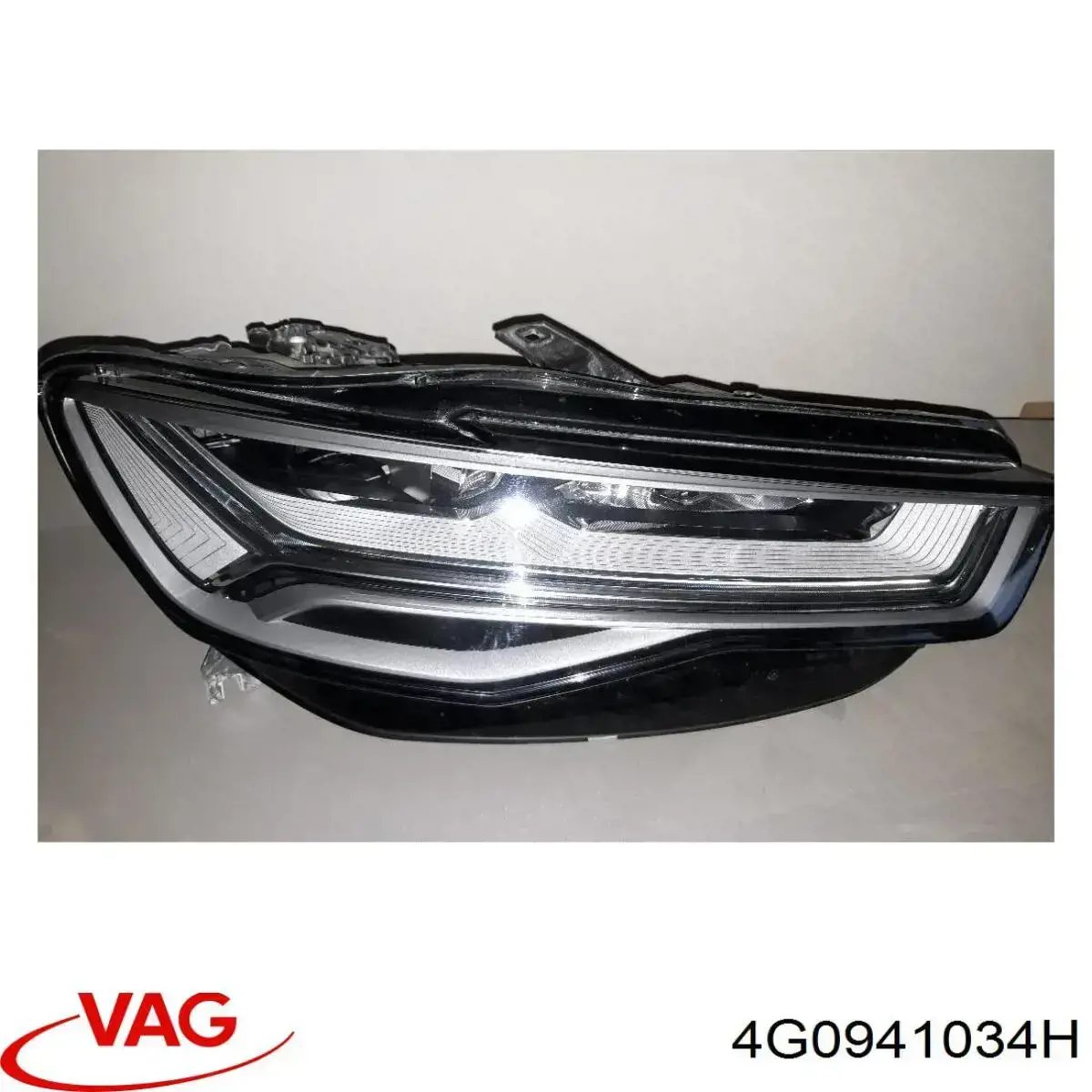 Reflektor prawy VAG 4G0941034H cena, od 933,01 USD
