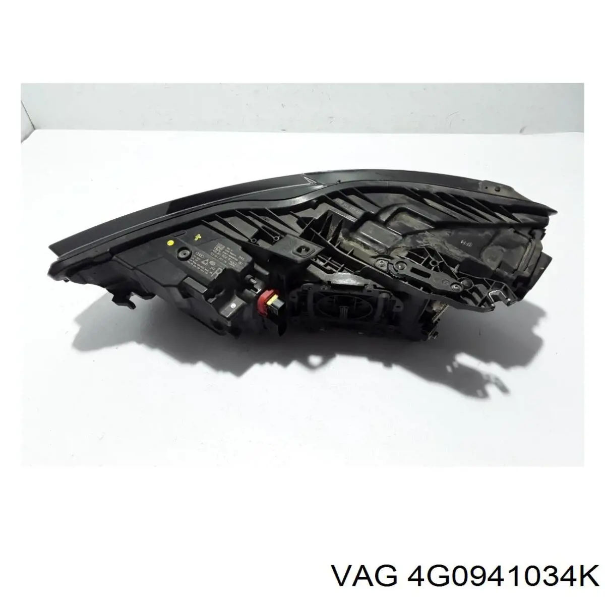 Reflektor prawy VAG 4G0941034K cena, od 834,26 USD