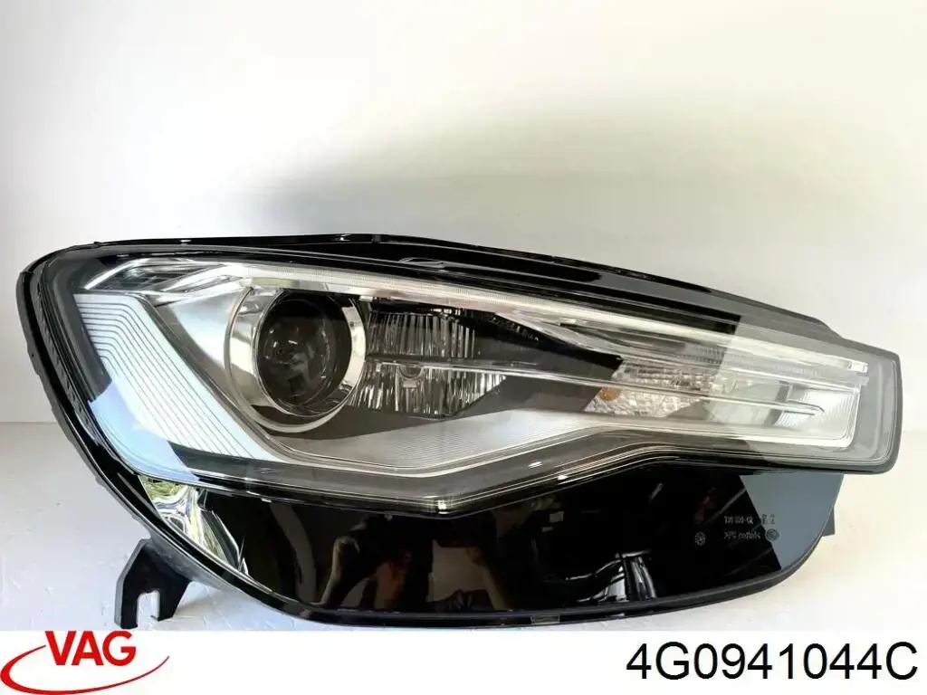 Do koszyka 4G0941044C VAG Reflektor prawy
