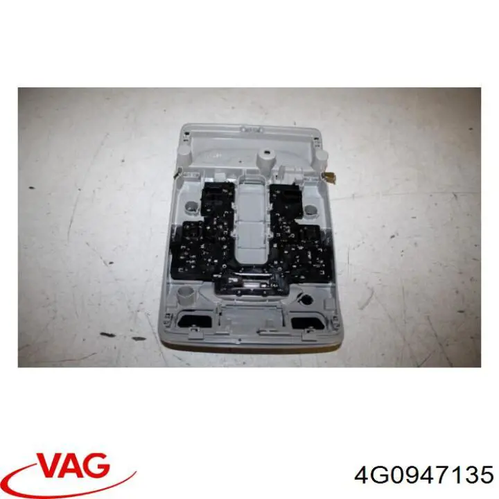 4G0947135 VAG Lampka oświetlenia kabiny