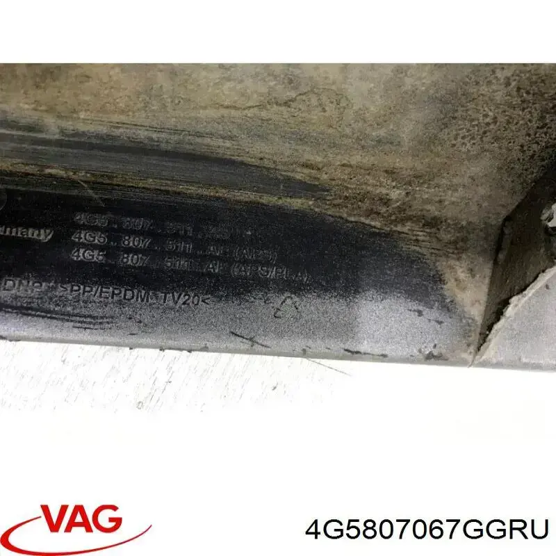 4G5807067GGRU VAG Zderzak tylny