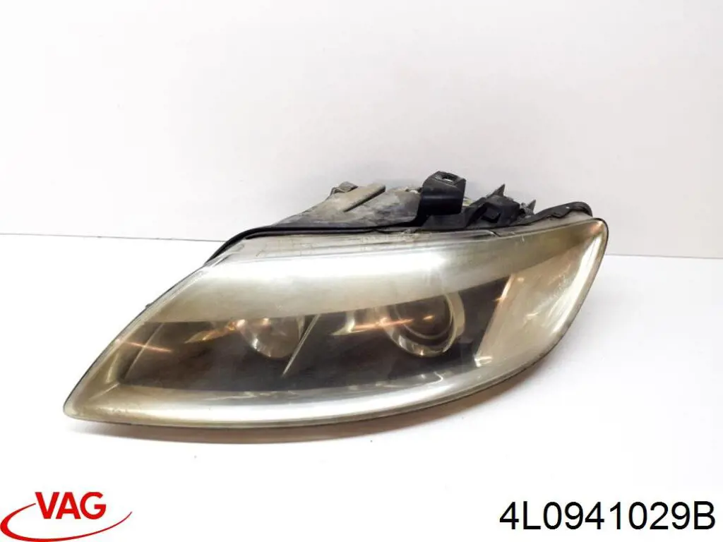 4L0941029B VAG Reflektor lewy