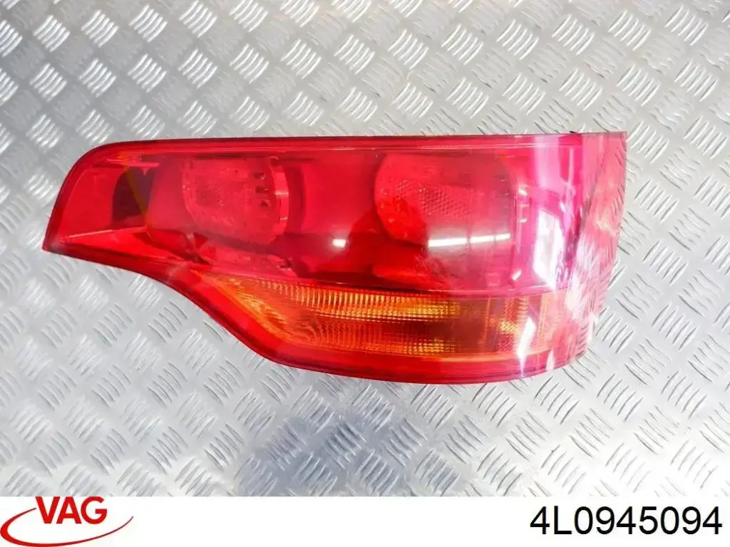 Lampa zespolona tylna prawa VAG 4L0945094 cena, od 151,53 USD