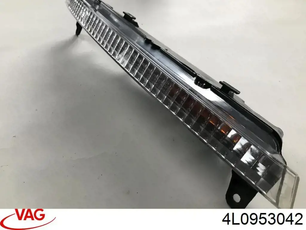 Kierunkowskaz prawy Audi Q7 SUV (4LB) (2006 - 2015) cena, od 115,98 USD