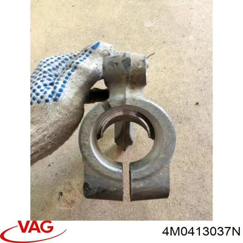  VAG 4M0413037N cena, od 103,86 USD