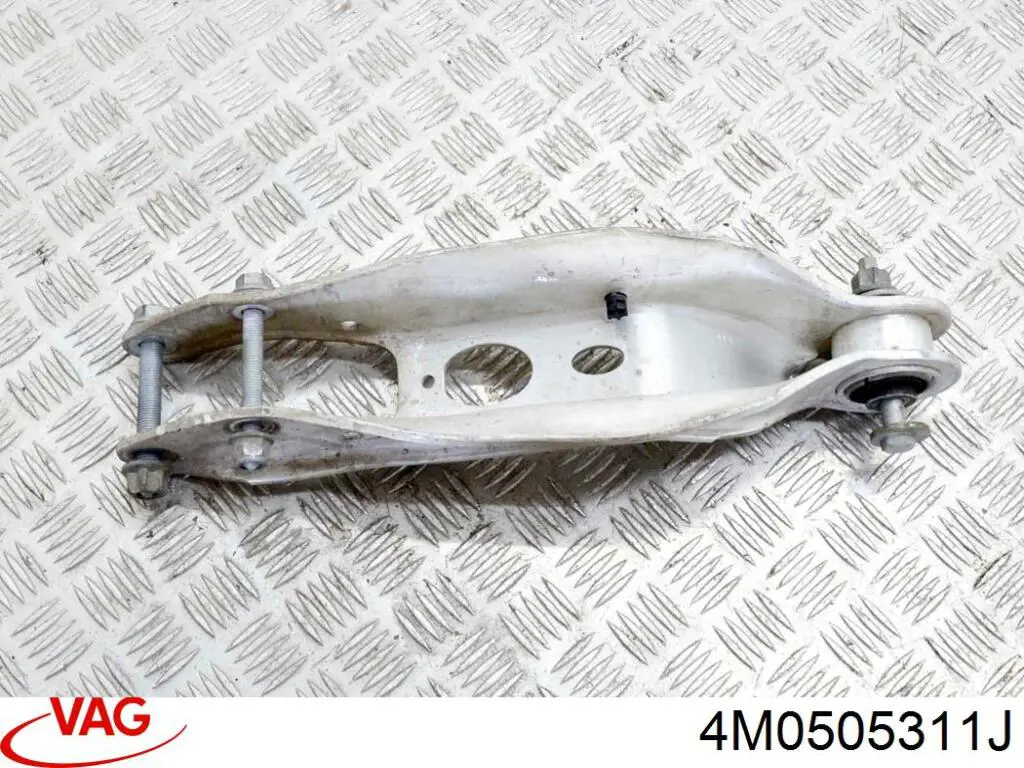 4M0505311J VAG Wahacz zawieszenia tylnego dolny lewy/prawy