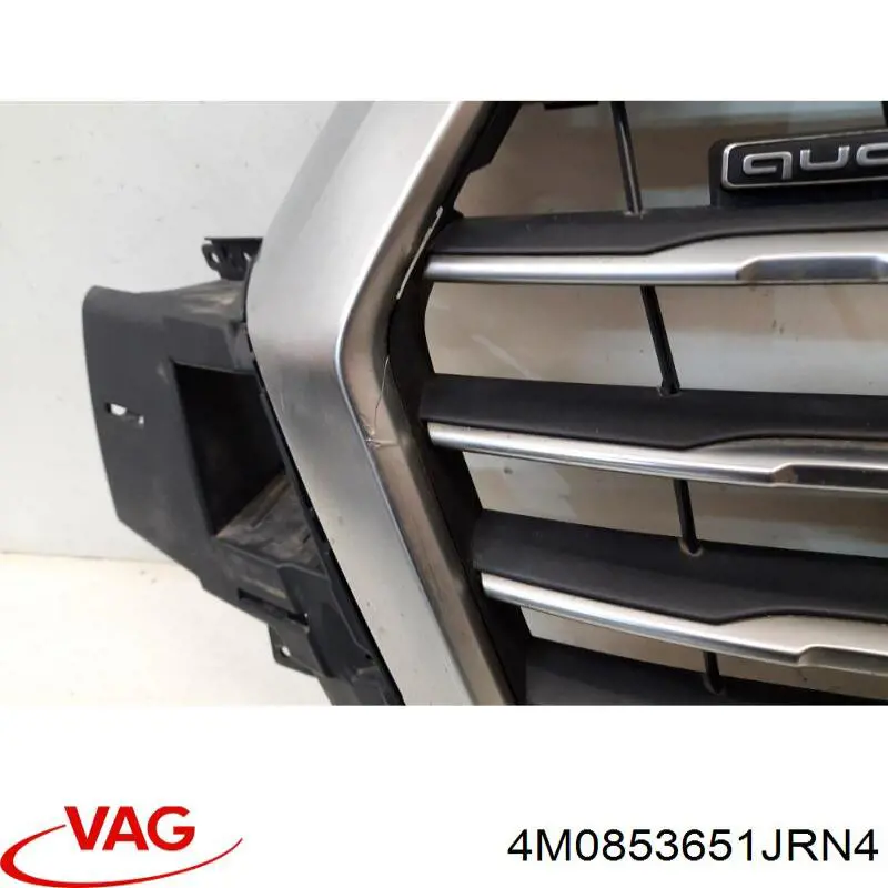 Atrapa chłodnicy 4M0853651JRN4 VAG