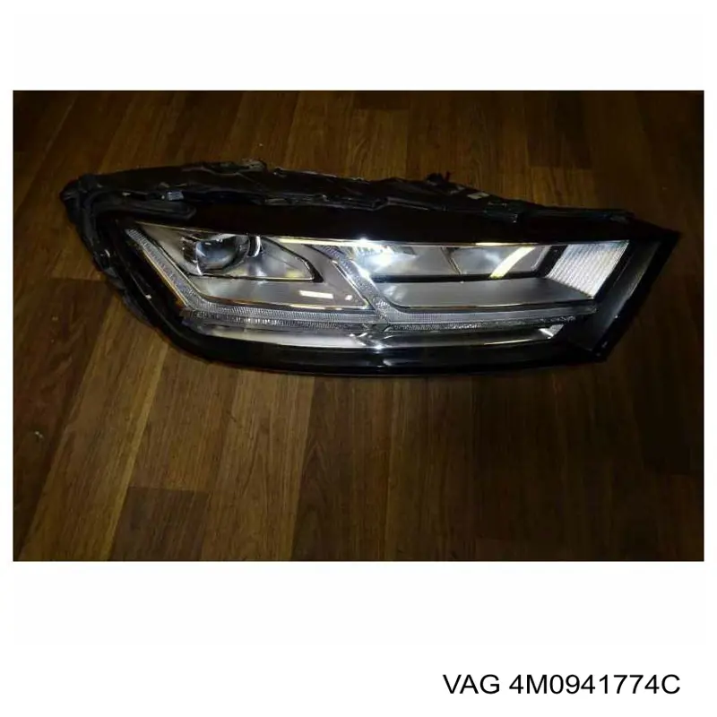 Do koszyka 4M0941774C VAG Reflektor prawy