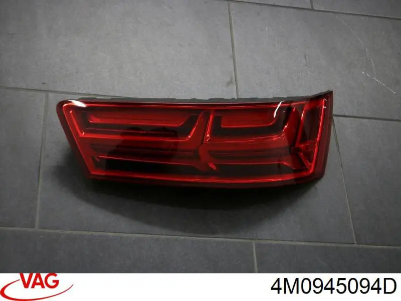 4M0945094D VAG Lampa zespolona tylna prawa