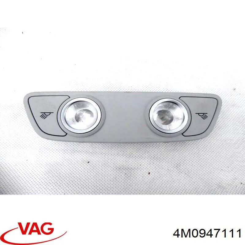 4M0947111 VAG Lampka oświetlenia kabiny tylna