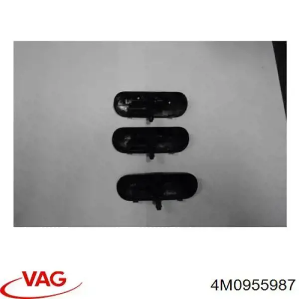 4M0955987 VAG Dysza spryskiwacza szyby przedniej lewa