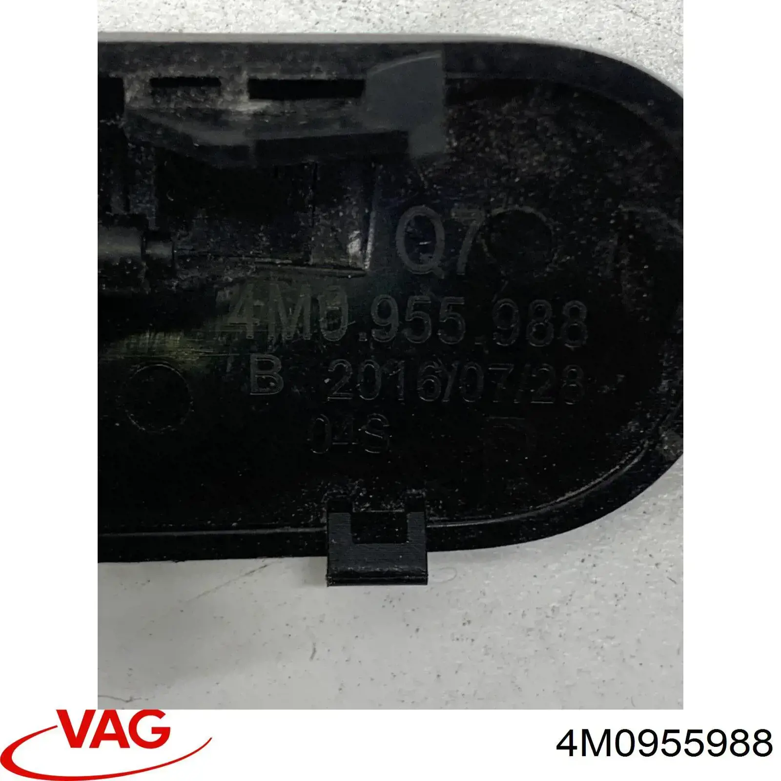 Dysza spryskiwacza szyby przedniej prawa VAG 4M0955988 cena, od 12,28 USD