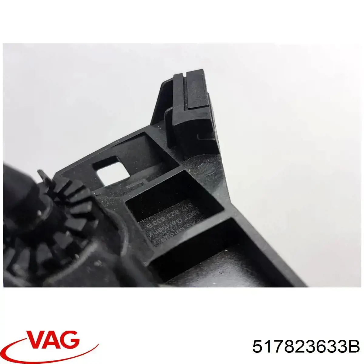 Uchwyt klamki otwierania maski VAG 517823633B cena, od 14,92 USD
