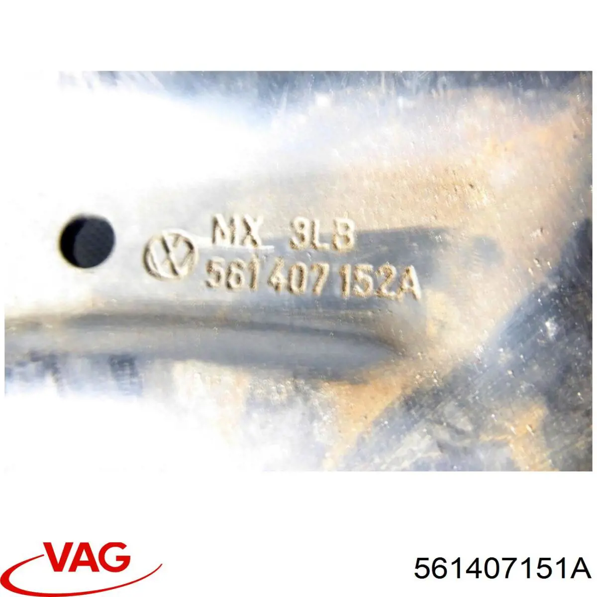 Wahacz zawieszenia przedniego dolny lewy VAG 561407151A cena, od 54,37 USD