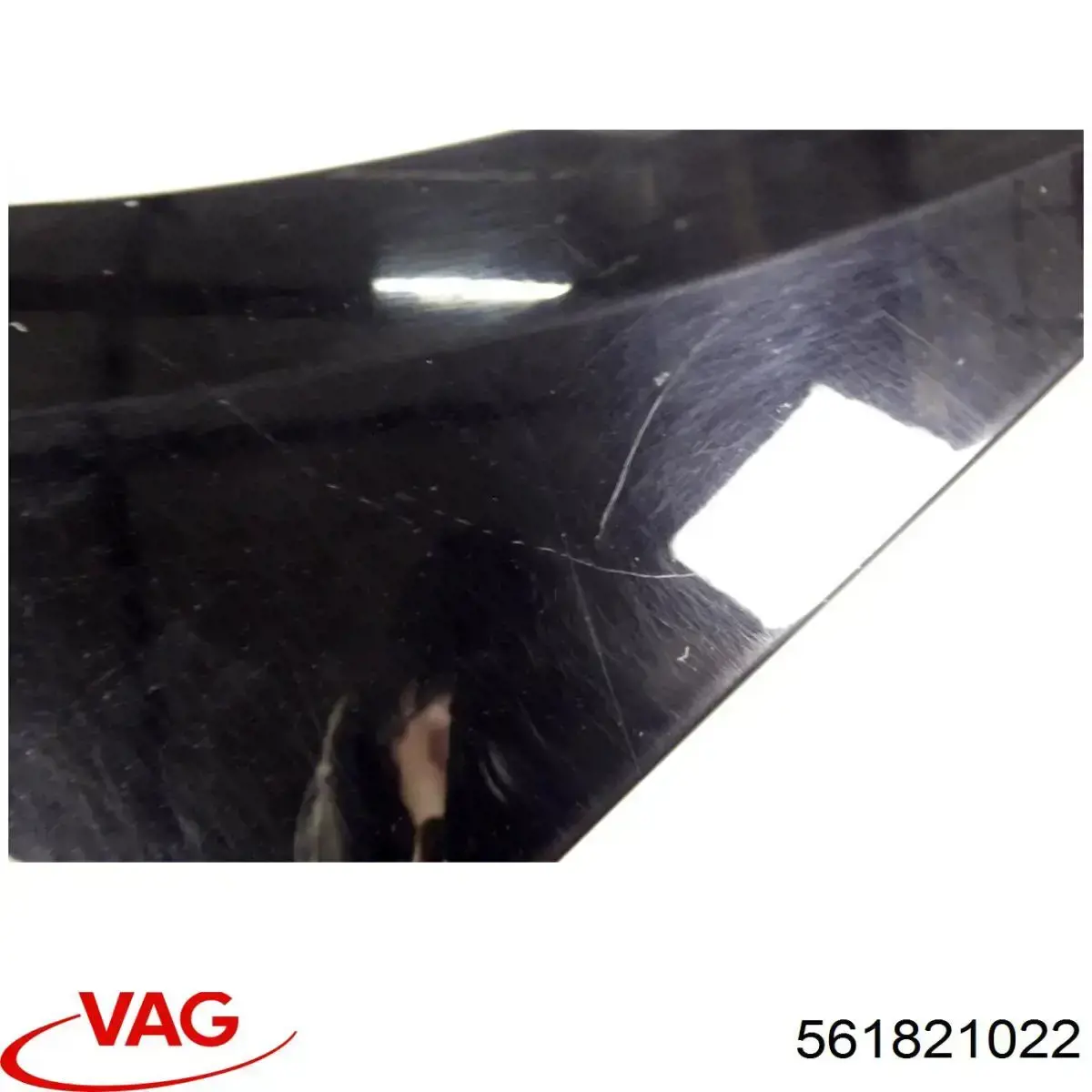 561821022 VAG Błotnik przedni prawy