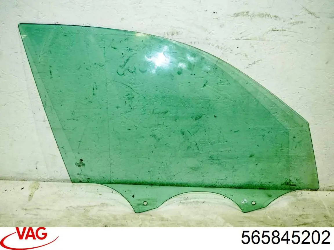 565845202 VAG Szyba drzwi prawych przednich