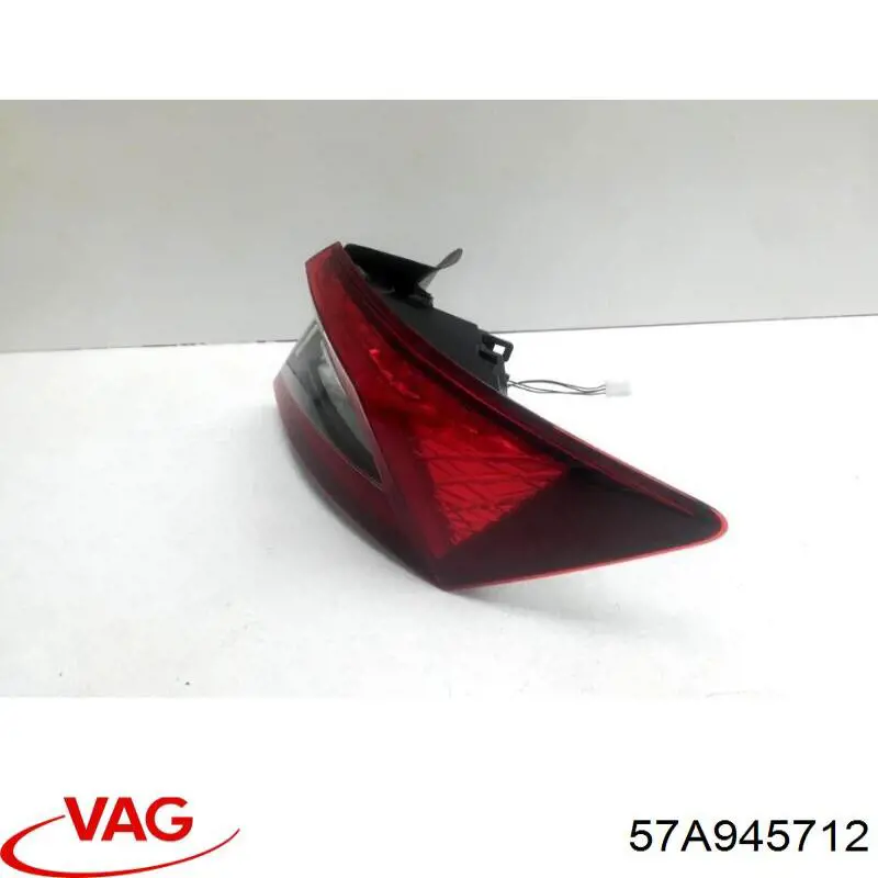 Lampa zespolona tylna prawa zewnętrzna VAG 57A945712 cena, od 255,17 USD