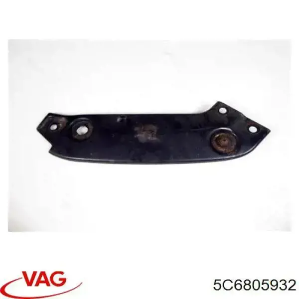 Wspornik (adapter) mocowania reflektora przedniego prawego VAG 5C6805932 cena, od 15,61 USD