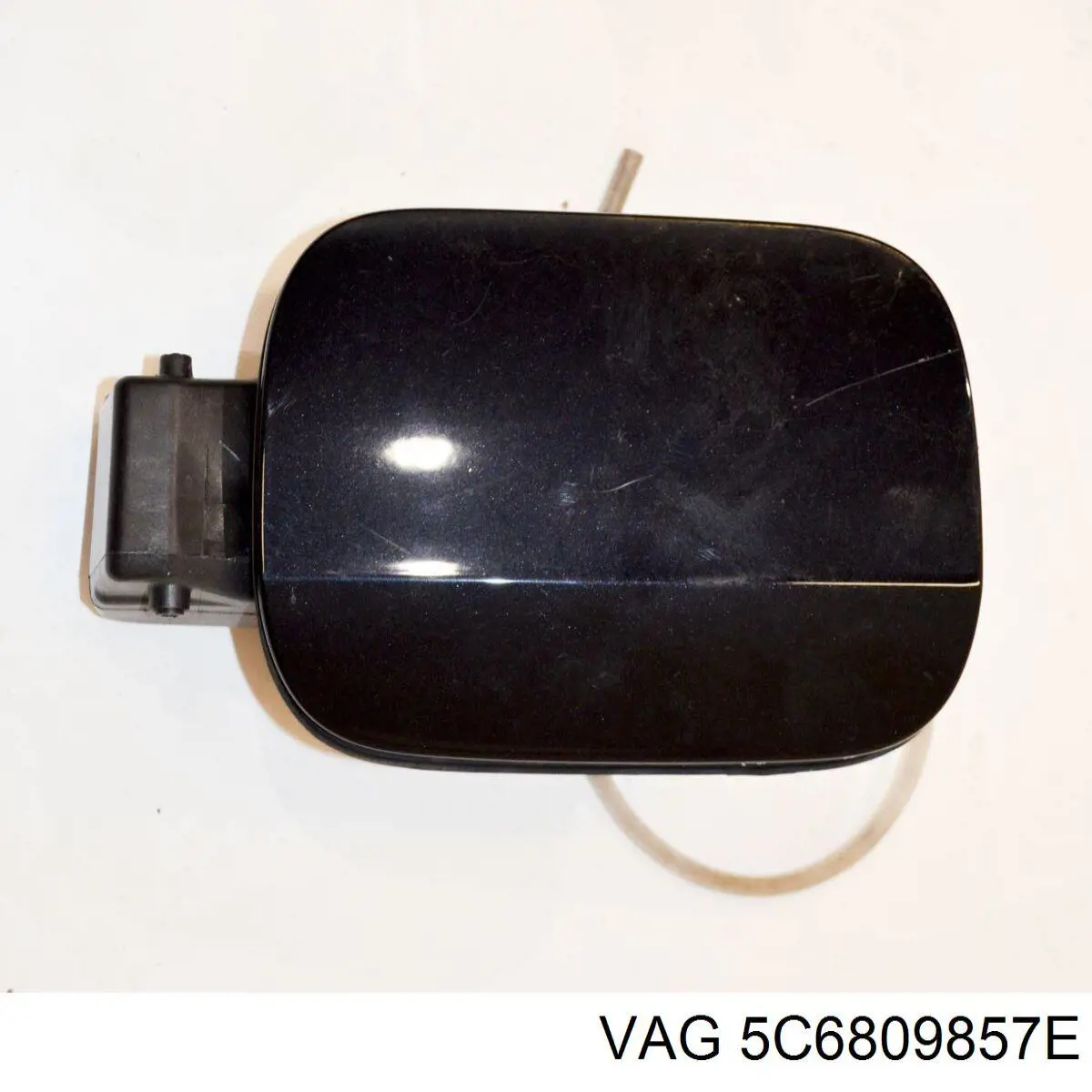 5C6809857E VAG Klapka wlewu paliwa