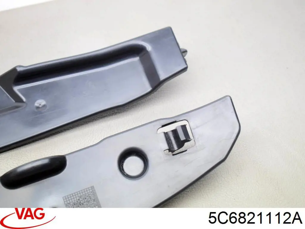 Uszczelniacz błotnika VAG 5C6821112A cena, od 12,55 USD