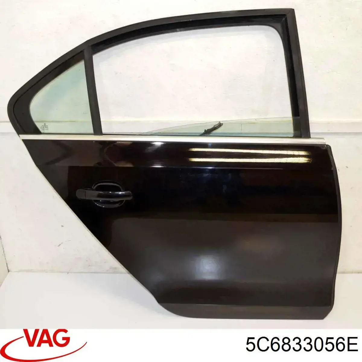 Drzwi tylne prawe VAG 5C6833056E cena, od 380,61 USD